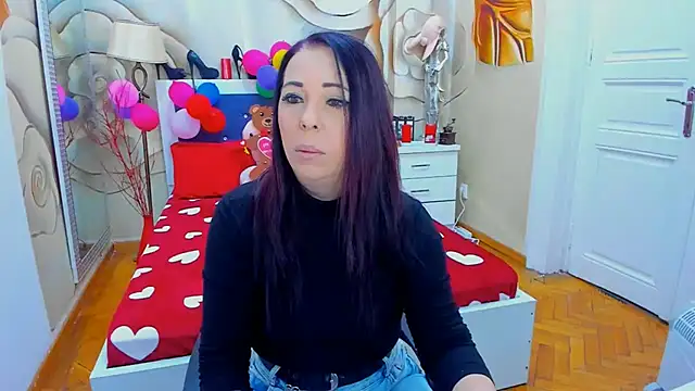 Snapshot of LauraSin chatting on February 11, 2025, 4:22 am LauraSin online show from February 11, 2025, 4:22 am