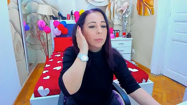Snapshot of LauraSin chatting on February 12, 2025, 11:51 am LauraSin online show from February 12, 2025, 11:51 am