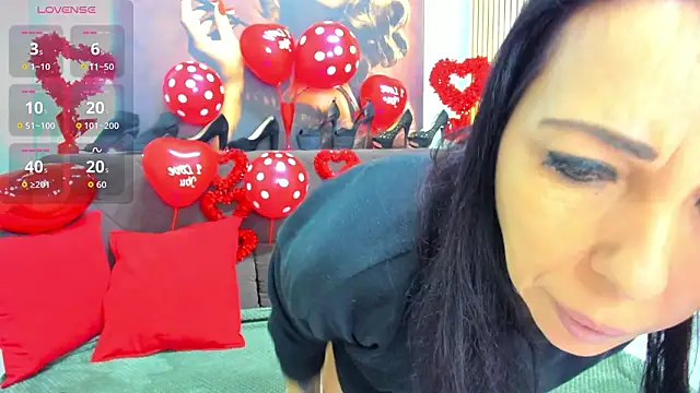 Snapshot of LauraSin chatting on February 13, 2026, 4:41 am LauraSin online show from February 13, 2026, 4:41 am