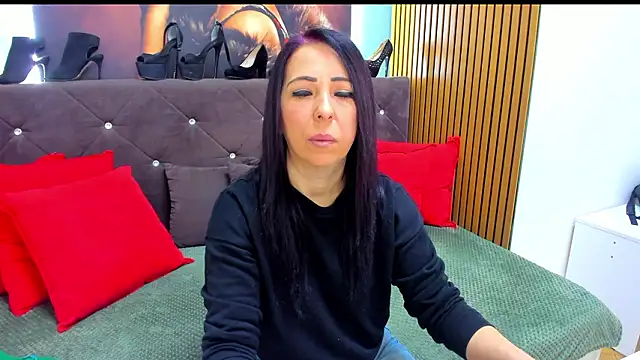 Snapshot of LauraSin chatting on March 23, 2026, 4:27 am LauraSin online show from March 23, 2026, 4:27 am