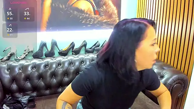 LauraSin online show from July 6, 2026, 5:59 pm