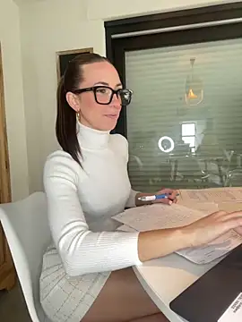 lola tentatiion online show from January 31, 2025, 9:27 am