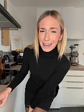 lola tentatiion online show from October 9, 2025, 7:17 am