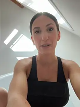 lola tentatiion online show from May 11, 2026, 7:25 am