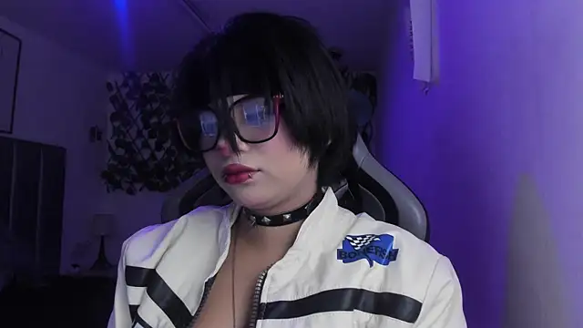 Kitty Gang online show from May 9, 2026, 1:44 am