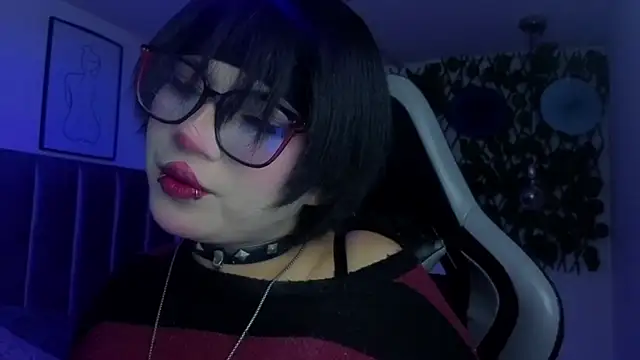 Kitty Gang online show from May 12, 2026, 1:25 am