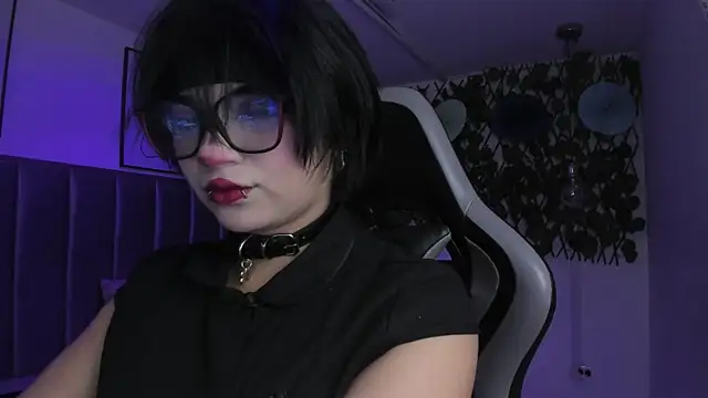 Kitty Gang online show from May 13, 2026, 1:25 am