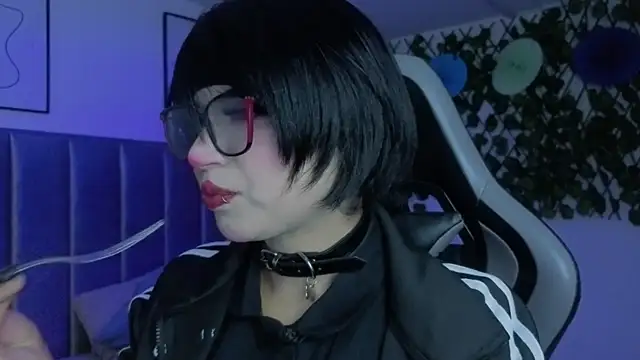 Kitty Gang online show from May 14, 2026, 1:56 am