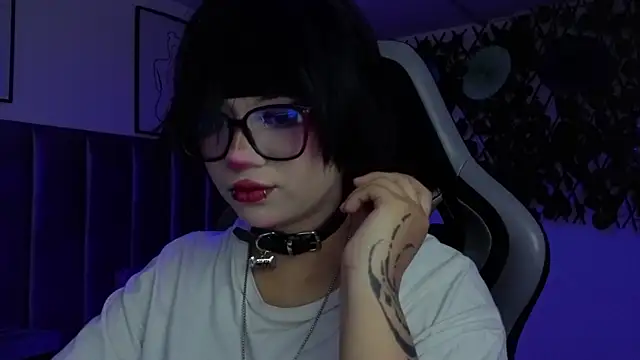 Kitty Gang online show from May 21, 2026, 1:23 am