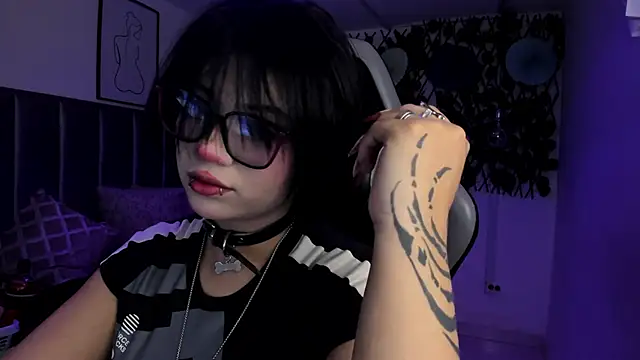 Kitty Gang online show from June 17, 2026, 1:30 am