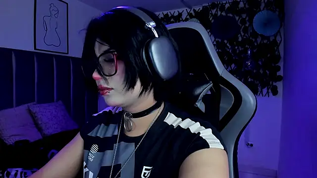 Kitty Gang online show from June 30, 2026, 2:01 am