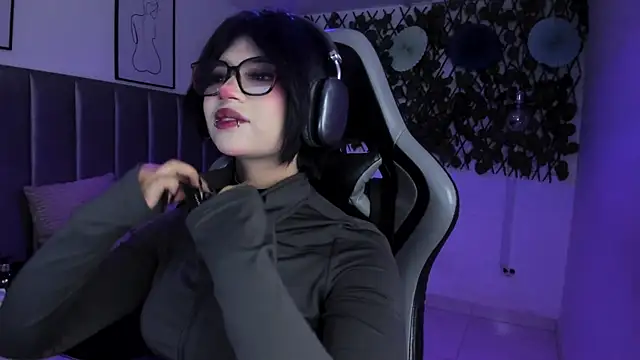 Kitty Gang online show from July 9, 2026, 12:37 am
