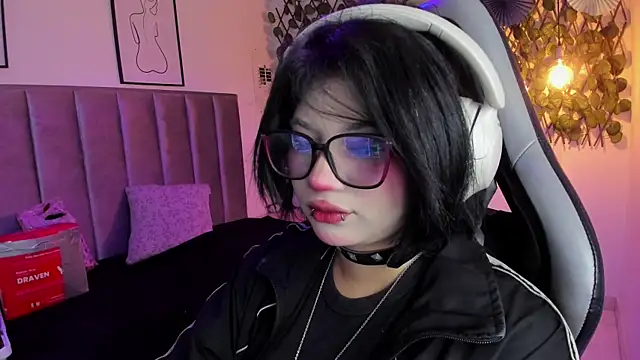 Kitty Gang online show from August 6, 2026, 12:45 am
