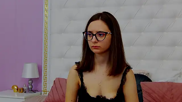 Lenna Paul online show from December 16, 2024, 8:48 pm