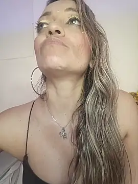 Snapshot of emma_collson chatting on March 19, 2026, 12:36 am emma collson online show from March 19, 2026, 12:36 am