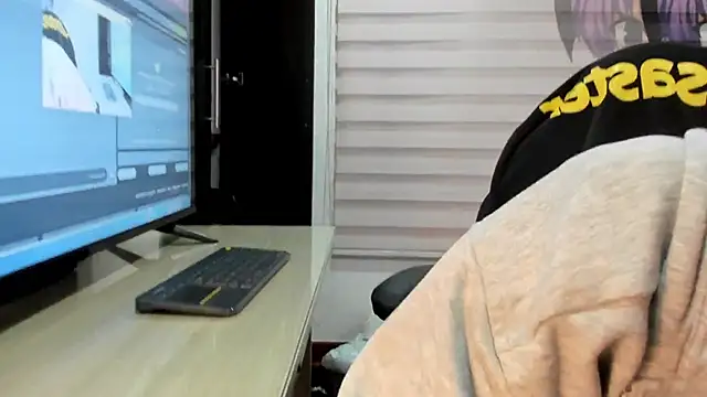 BaphyBaby online show from October 14, 2025, 12:28 pm