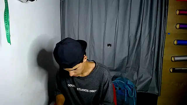 Snapshot of freddy_romas chatting on February 3, 2025, 12:15 am freddy romas online show from February 3, 2025, 12:15 am