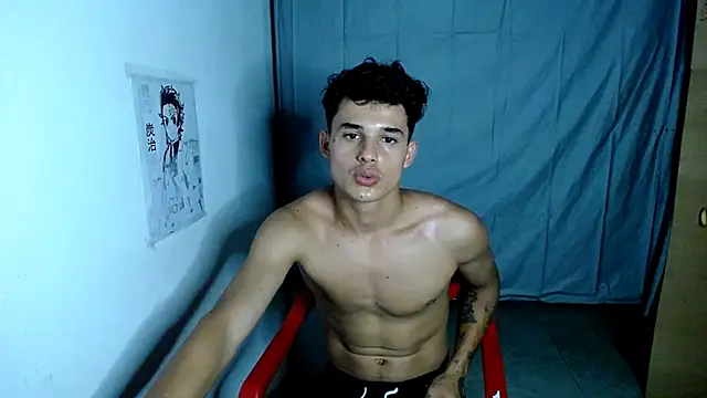 Snapshot of freddy_romas chatting on March 18, 2025, 1:10 am freddy romas online show from March 18, 2025, 1:10 am
