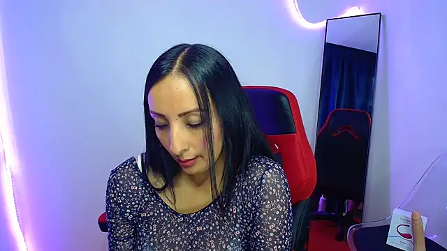 yaralyminjo2 online show from March 6, 2025, 1:46 pm