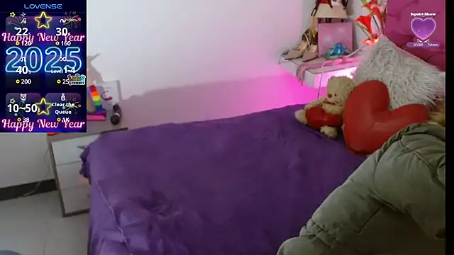 Snapshot of AlexaFontana chatting on January 28, 2025, 10:45 am AlexaFontana online show from January 28, 2025, 10:45 am