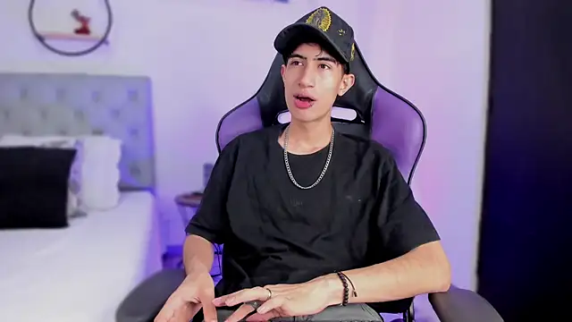 novaybrian online show from February 2, 2025, 4:48 am