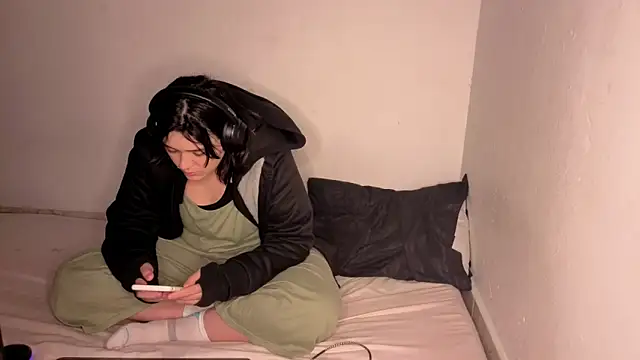 soysara15 online show from April 25, 2026, 8:39 am
