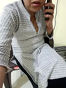 Snapshot of Saroj-Shah chatting on February 17, 2025, 4:04 pm Saroj-Shah online show from February 17, 2025, 4:04 pm