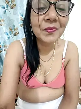 Snapshot of Saroj-Shah chatting on March 10, 2025, 10:15 am Saroj-Shah online show from March 10, 2025, 10:15 am