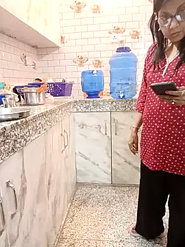 Snapshot of Saroj-Shah chatting on March 17, 2025, 5:05 pm Saroj-Shah online show from March 17, 2025, 5:05 pm