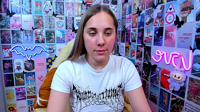 MiaMilas online show from October 22, 2025, 12:16 pm