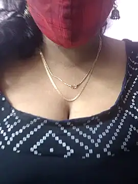 Snapshot of mallu-sumi chatting on October 29, 2025, 10:39 am mallu-sumi online show from October 29, 2025, 10:39 am