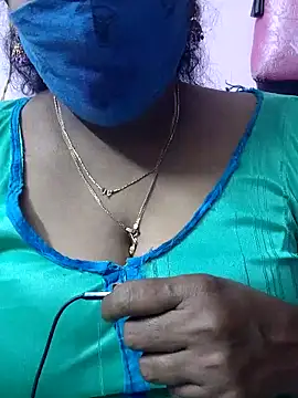 Snapshot of mallu-sumi chatting on November 2, 2025, 10:23 pm mallu-sumi online show from November 2, 2025, 10:23 pm