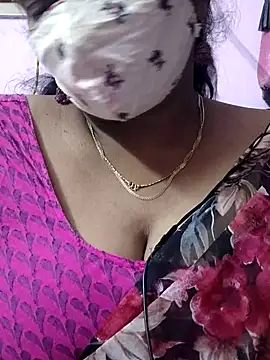 Snapshot of mallu-sumi chatting on November 3, 2025, 6:20 pm mallu-sumi online show from November 3, 2025, 6:20 pm