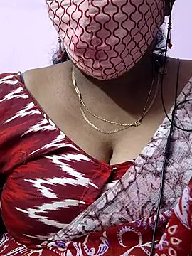 Snapshot of mallu-sumi chatting on November 4, 2025, 6:18 pm mallu-sumi online show from November 4, 2025, 6:18 pm