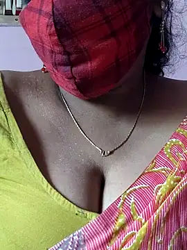 Snapshot of mallu-sumi chatting on November 8, 2025, 5:18 am mallu-sumi online show from November 8, 2025, 5:18 am