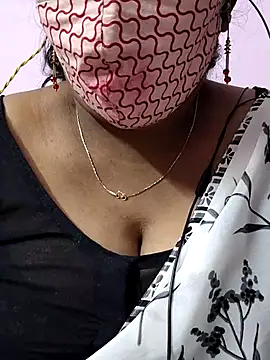 mallu-sumi online show from November 18, 2025, 5:06 pm