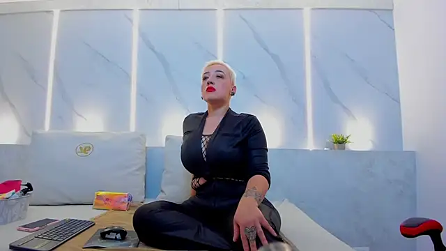 mia becke online show from January 27, 2025, 6:31 pm