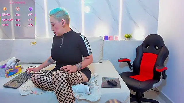 mia becke online show from February 6, 2025, 12:16 pm