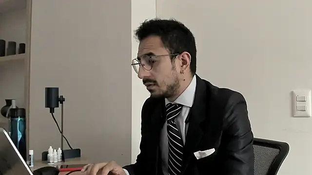 pablo-rincon95 online show from January 14, 2025, 5:12 pm