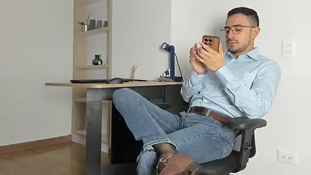 pablo-rincon95 online show from March 2, 2025, 12:11 pm