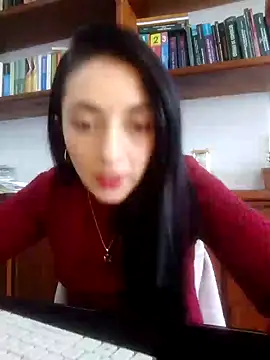 amellie ros online show from December 11, 2024, 1:39 pm