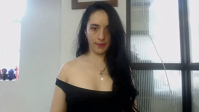 Snapshot of amellie_ros chatting on October 26, 2025, 5:30 pm amellie ros online show from October 26, 2025, 5:30 pm