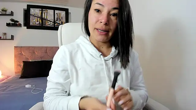 emmaroxi online show from January 27, 2025, 2:02 pm