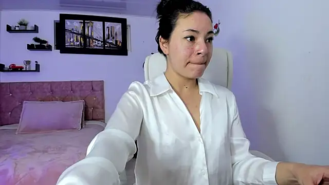 emmaroxi online show from February 7, 2025, 1:22 pm
