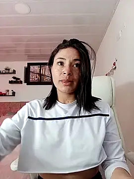 emmaroxi online show from March 5, 2025, 8:10 pm