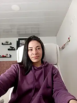 emmaroxi online show from March 7, 2025, 6:22 pm
