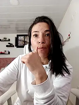 emmaroxi online show from March 10, 2025, 7:18 pm
