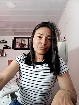 emmaroxi online show from September 11, 2025, 8:09 pm