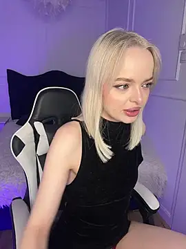 horny blondiee online show from March 22, 2025, 8:29 am