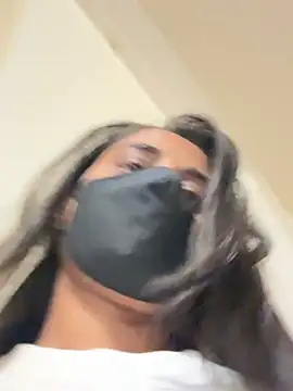 Snapshot of 85198 chatting on April 4, 2026, 6:38 pm 85198 online show from April 4, 2026, 6:38 pm